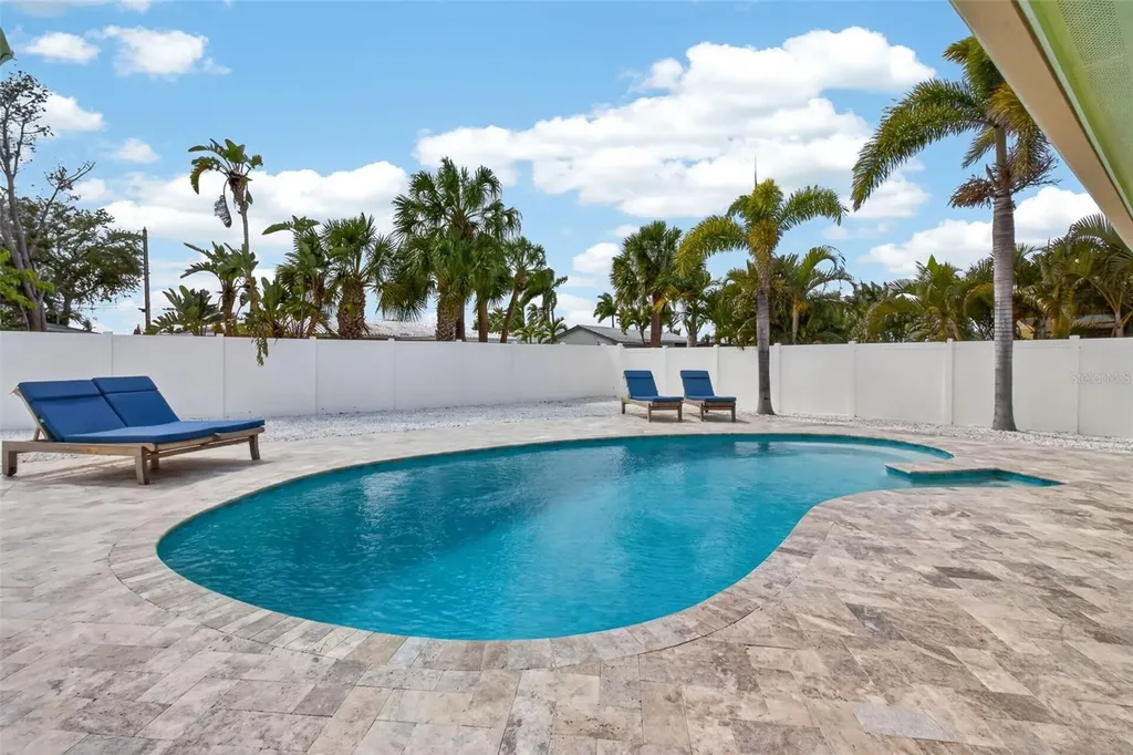 517 39th Avenue St Pete Beach FL 33706