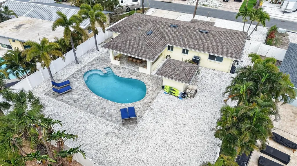 517 39th Avenue St Pete Beach FL 33706
