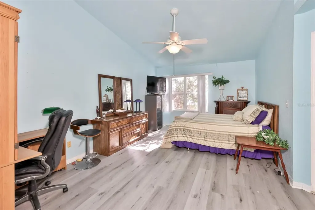 6400 46th Avenue N Kenneth City FL 33709