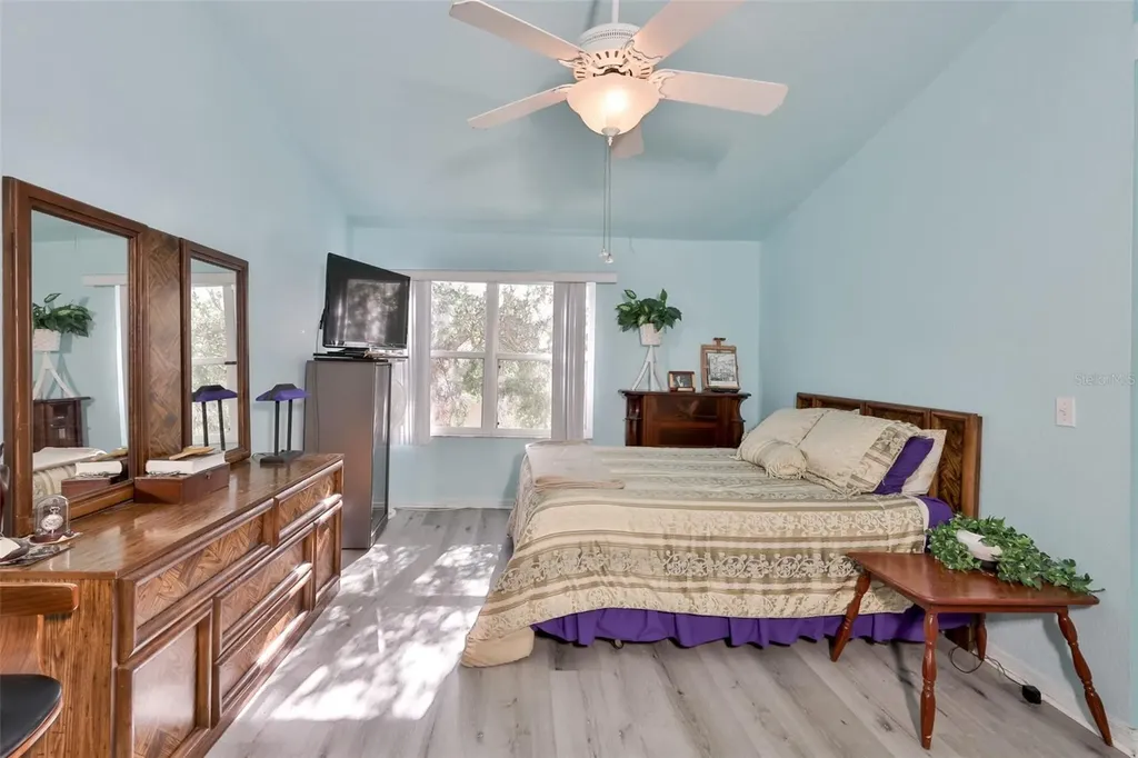6400 46th Avenue N Kenneth City FL 33709