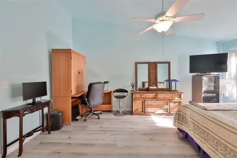 6400 46th Avenue N Kenneth City FL 33709