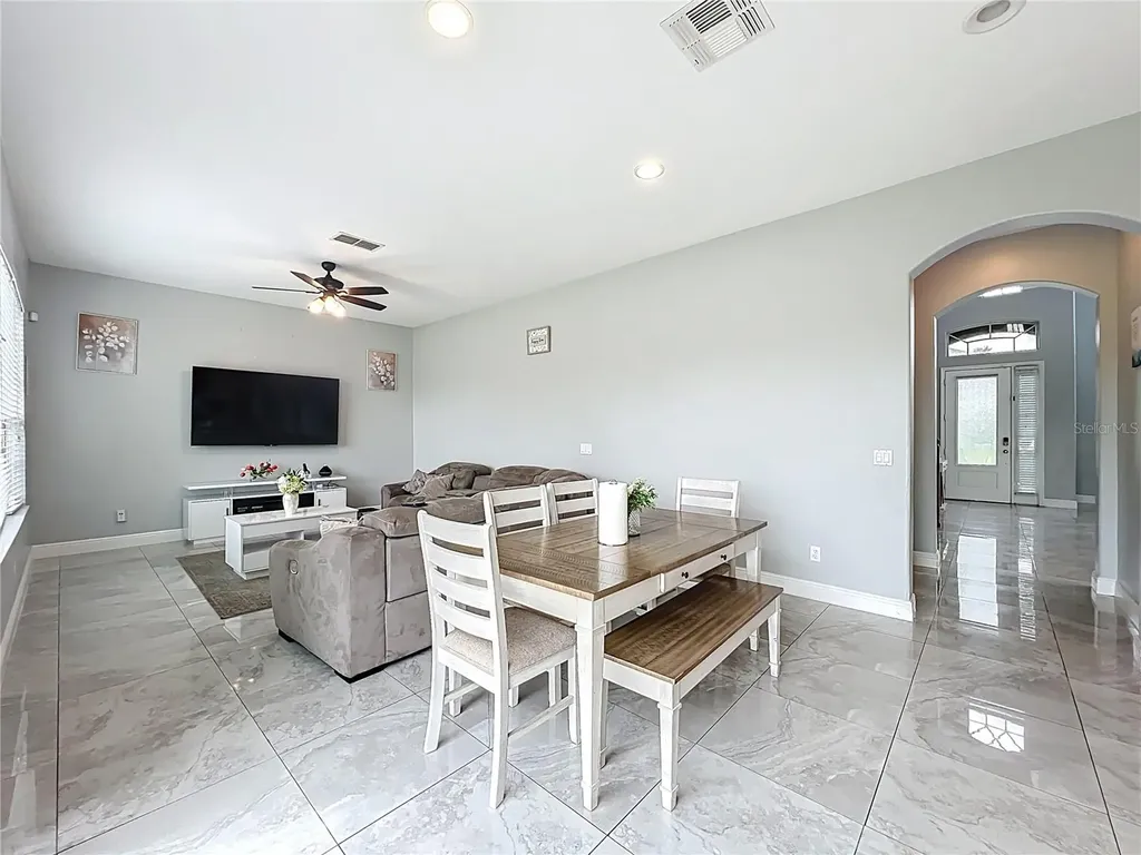 2238 Cedar Garden Drive Orlando FL 32824