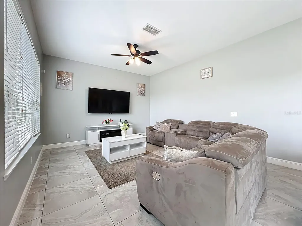 2238 Cedar Garden Drive Orlando FL 32824
