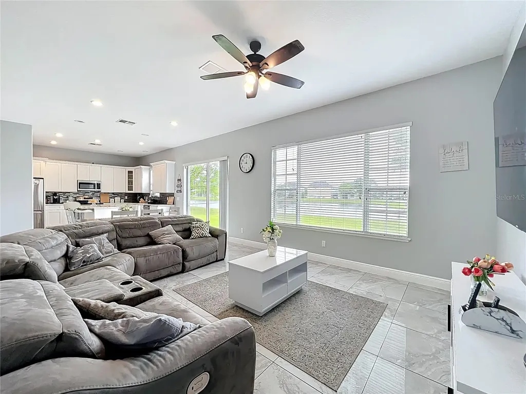 2238 Cedar Garden Drive Orlando FL 32824