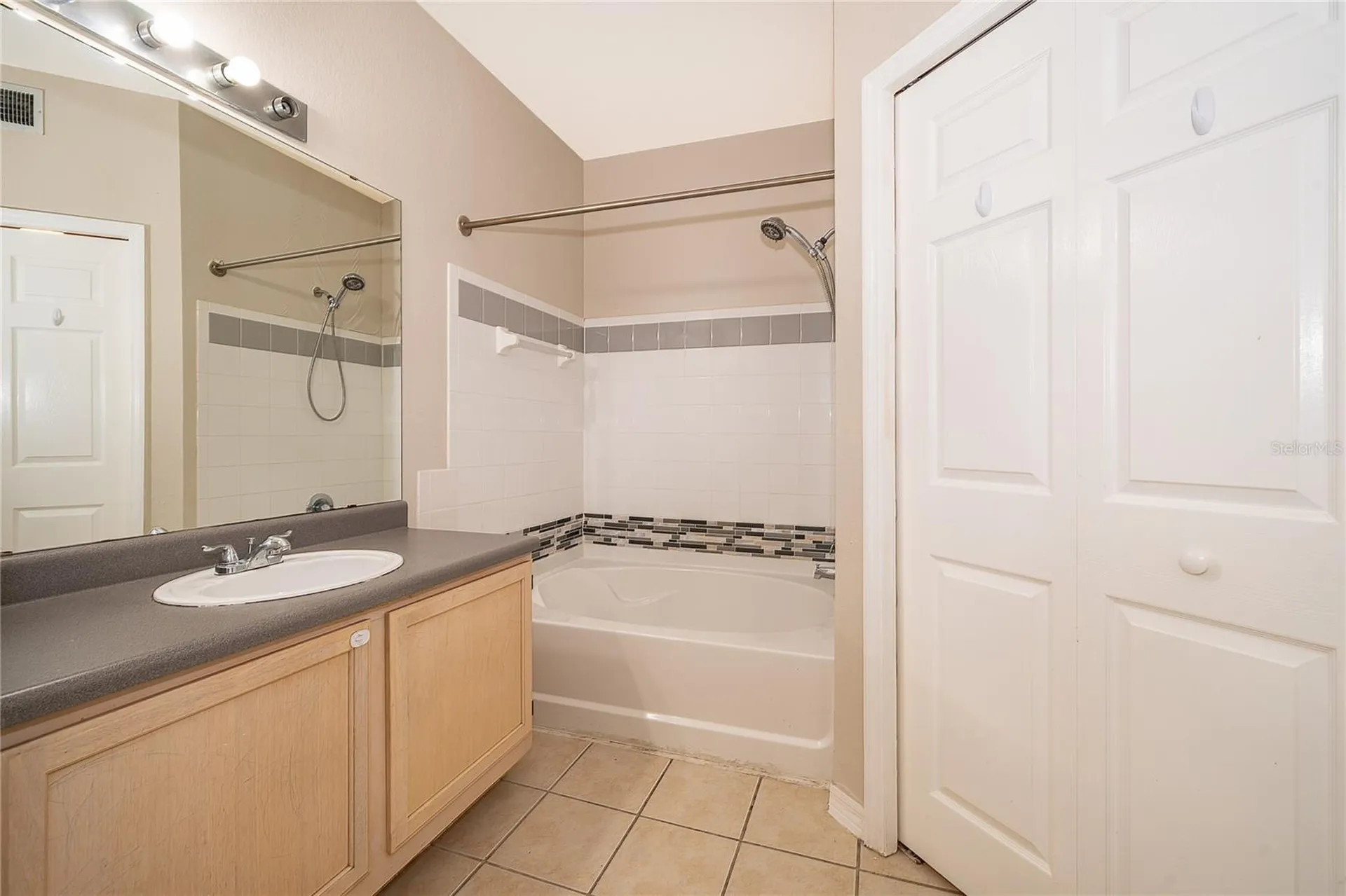 6663 Queens Borough Avenue Orlando FL 32835