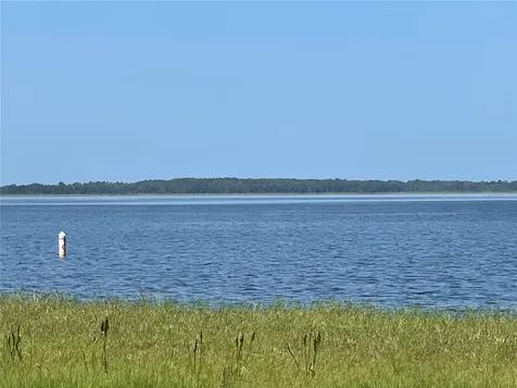 200 Fisher Road Ocklawaha FL 32179
