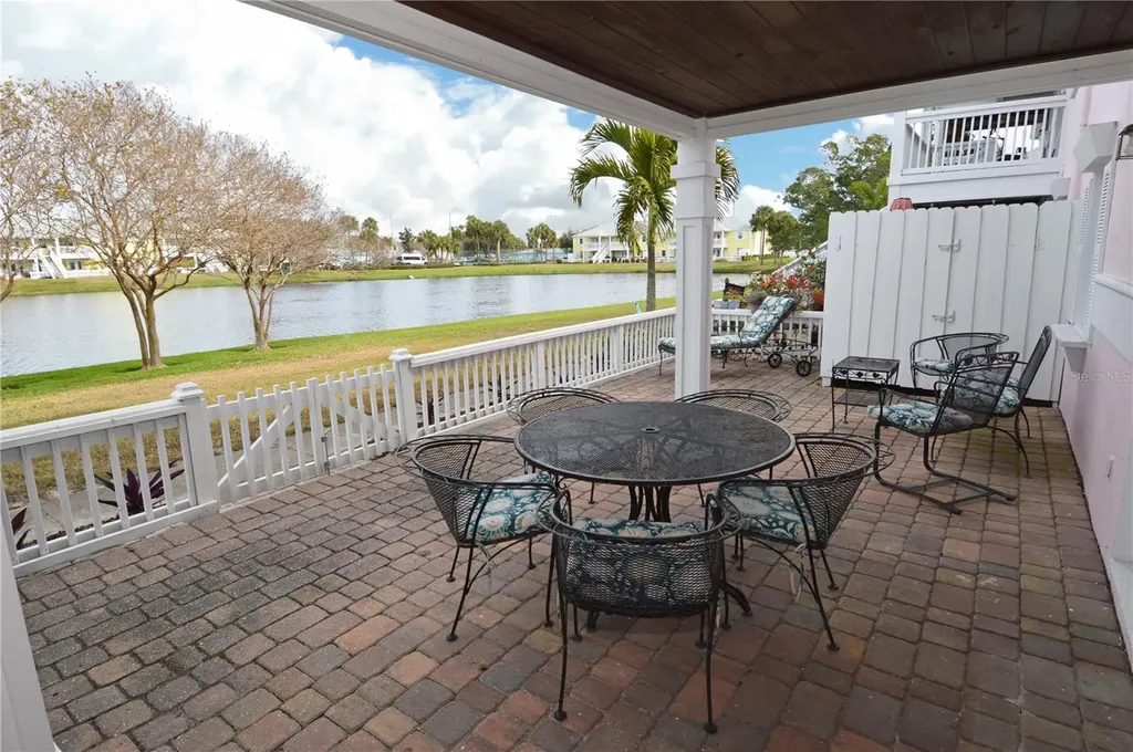 213 Seahorse Drive SE St Petersburg FL 33705