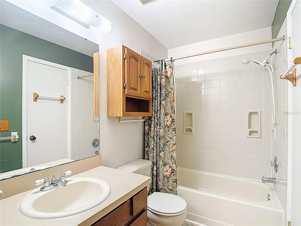 16851 Le Clare Shores Drive Tampa FL 33624