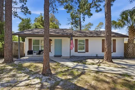 720 Locust Street Tarpon Springs FL 34689