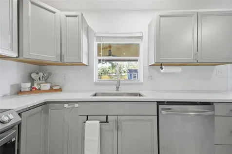 720 Locust Street Tarpon Springs FL 34689