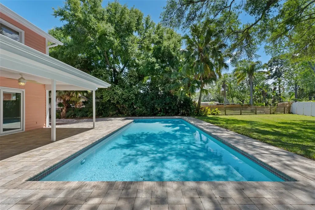 1550 Chateau Wood Drive Clearwater FL 33764