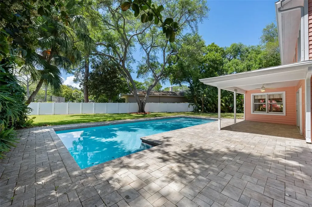 1550 Chateau Wood Drive Clearwater FL 33764