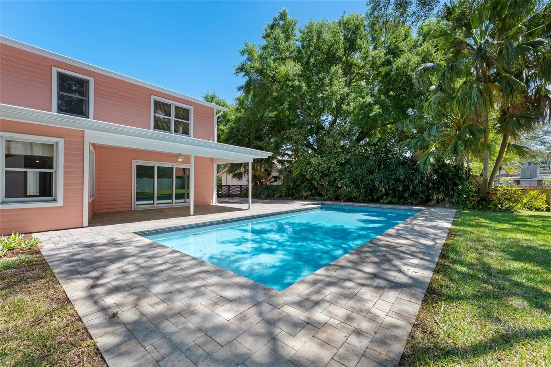 1550 Chateau Wood Drive Clearwater FL 33764