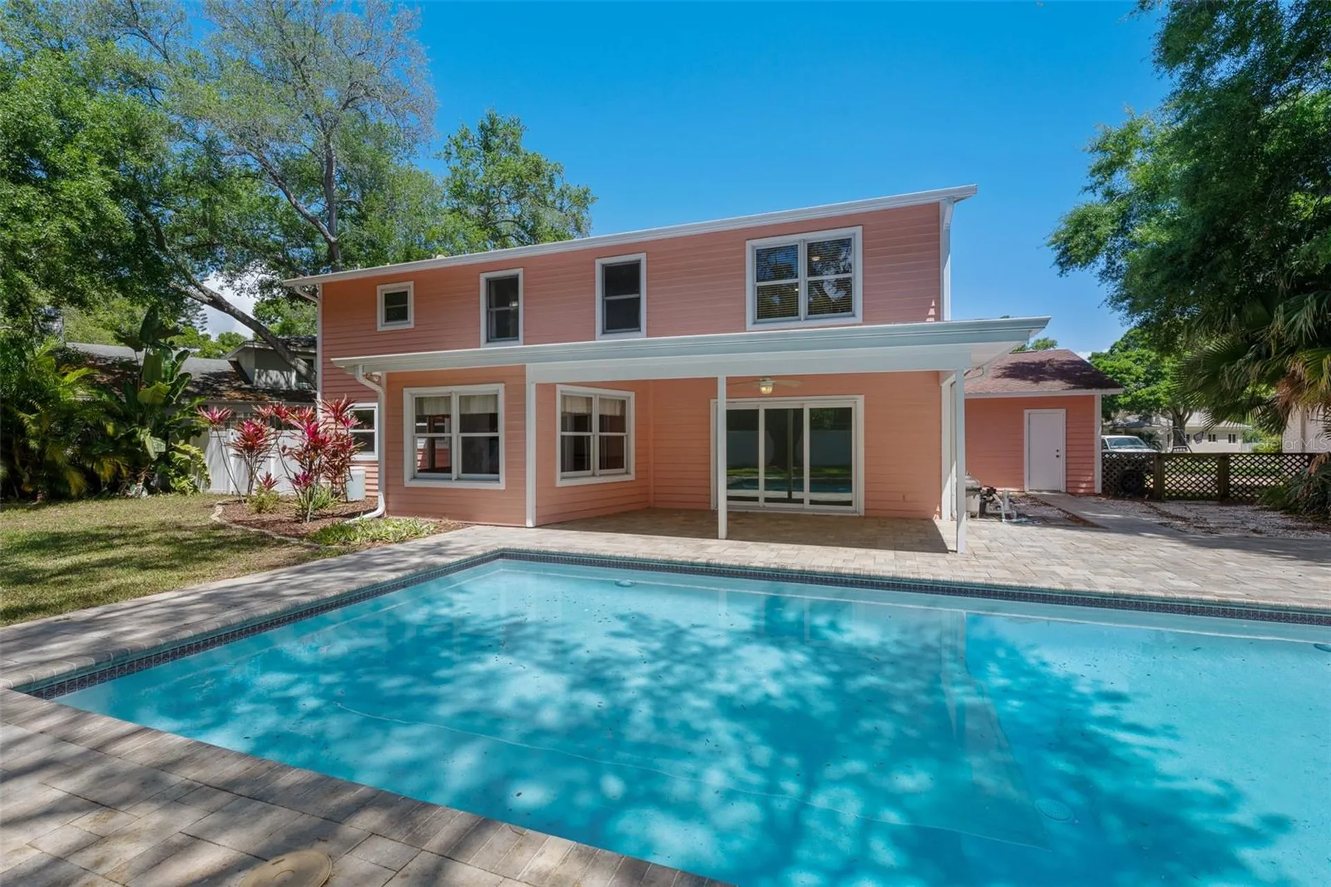 1550 Chateau Wood Drive Clearwater FL 33764