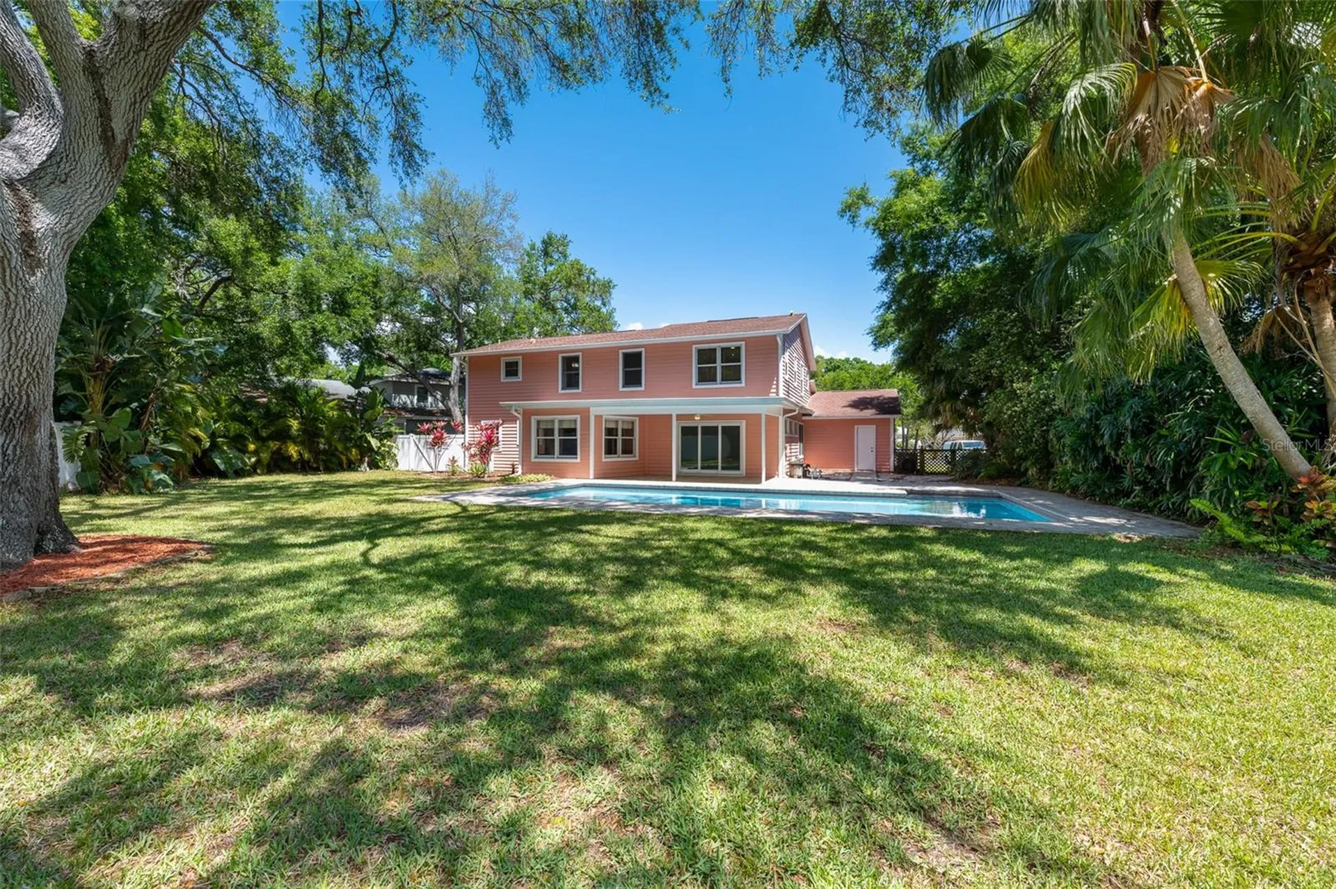 1550 Chateau Wood Drive Clearwater FL 33764