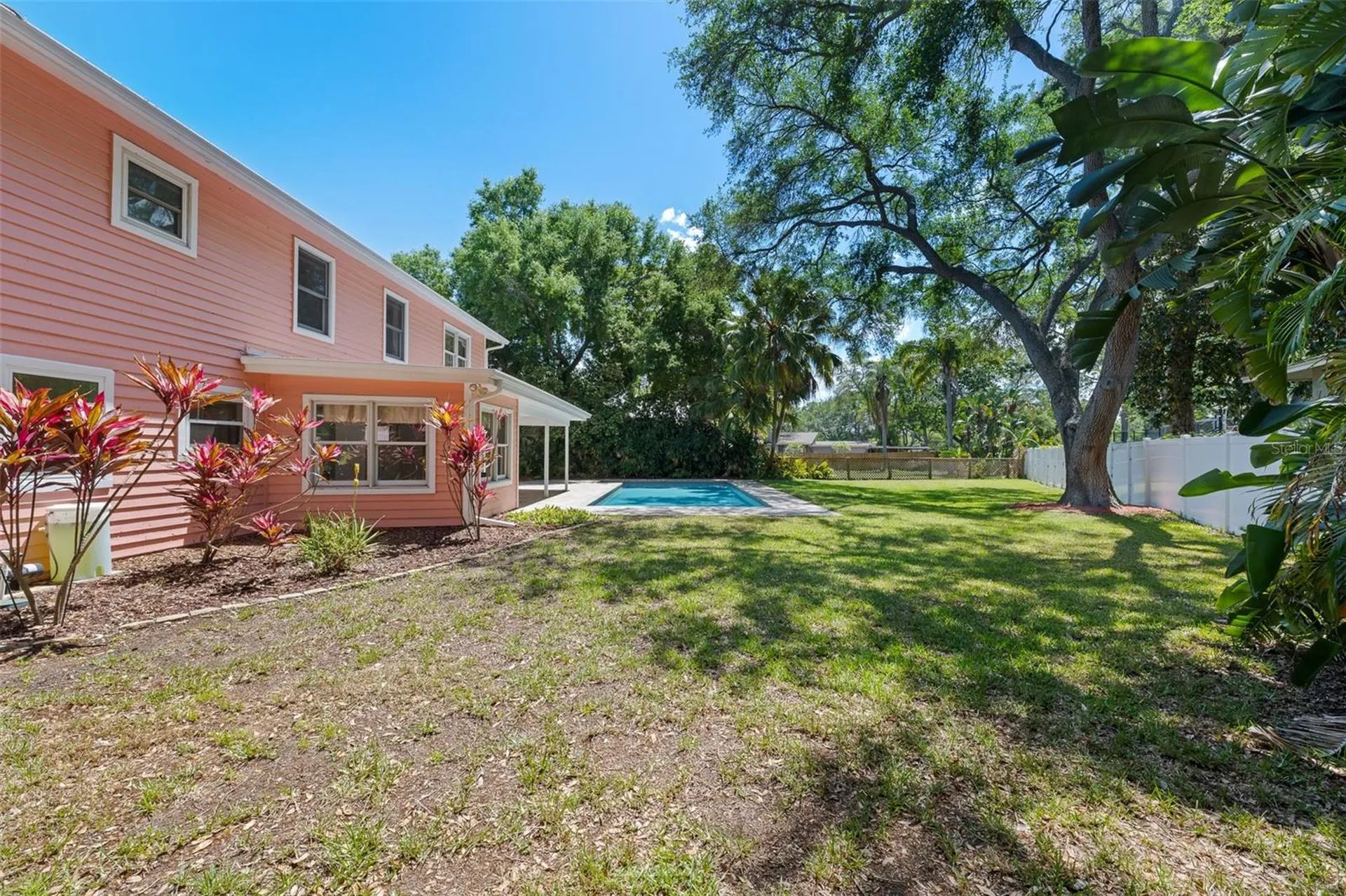 1550 Chateau Wood Drive Clearwater FL 33764