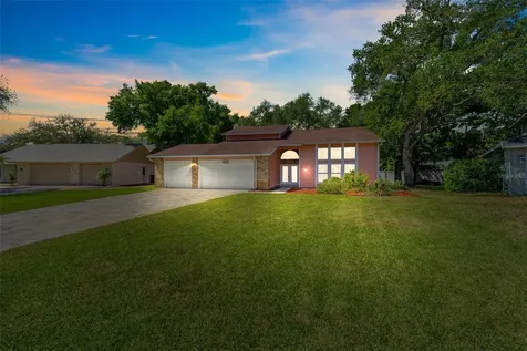 1550 Chateau Wood Drive Clearwater FL 33764