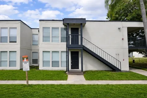 5004 Castile Place Tampa FL 33617