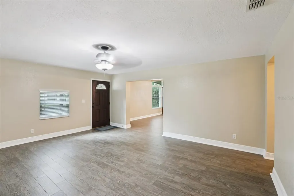 205 SE Jefferson Circle N St Petersburg FL 33703