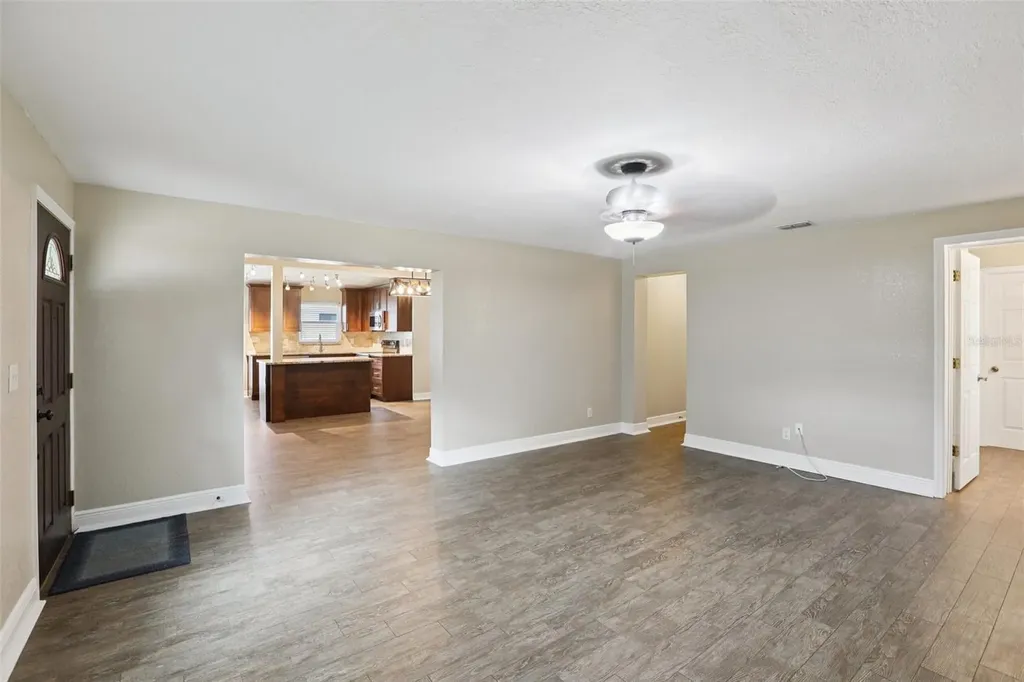 205 SE Jefferson Circle N St Petersburg FL 33703
