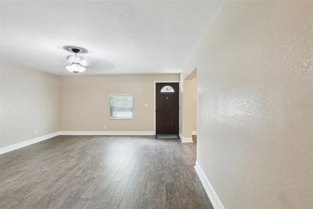205 SE Jefferson Circle N St Petersburg FL 33703
