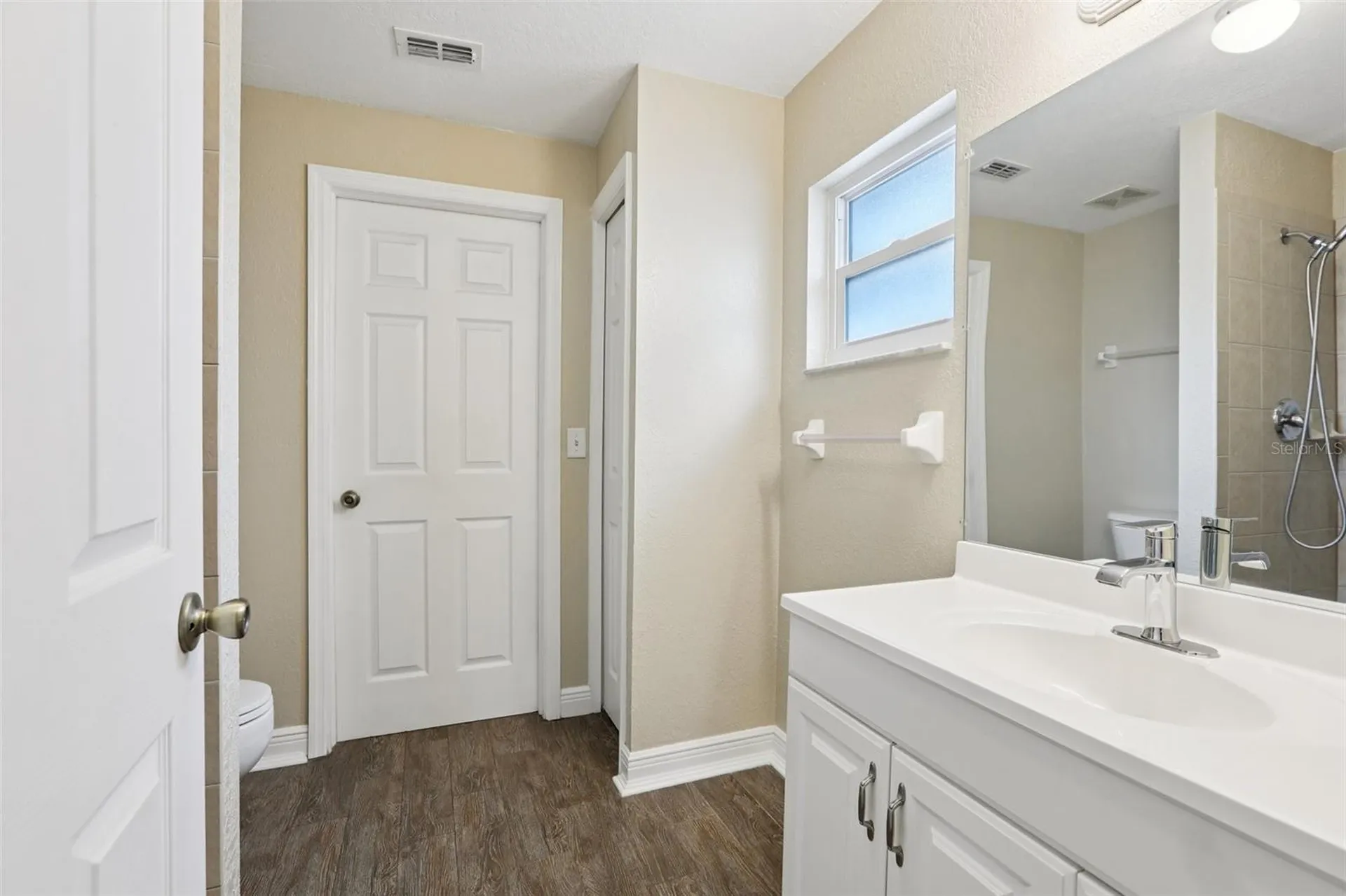 205 SE Jefferson Circle N St Petersburg FL 33703