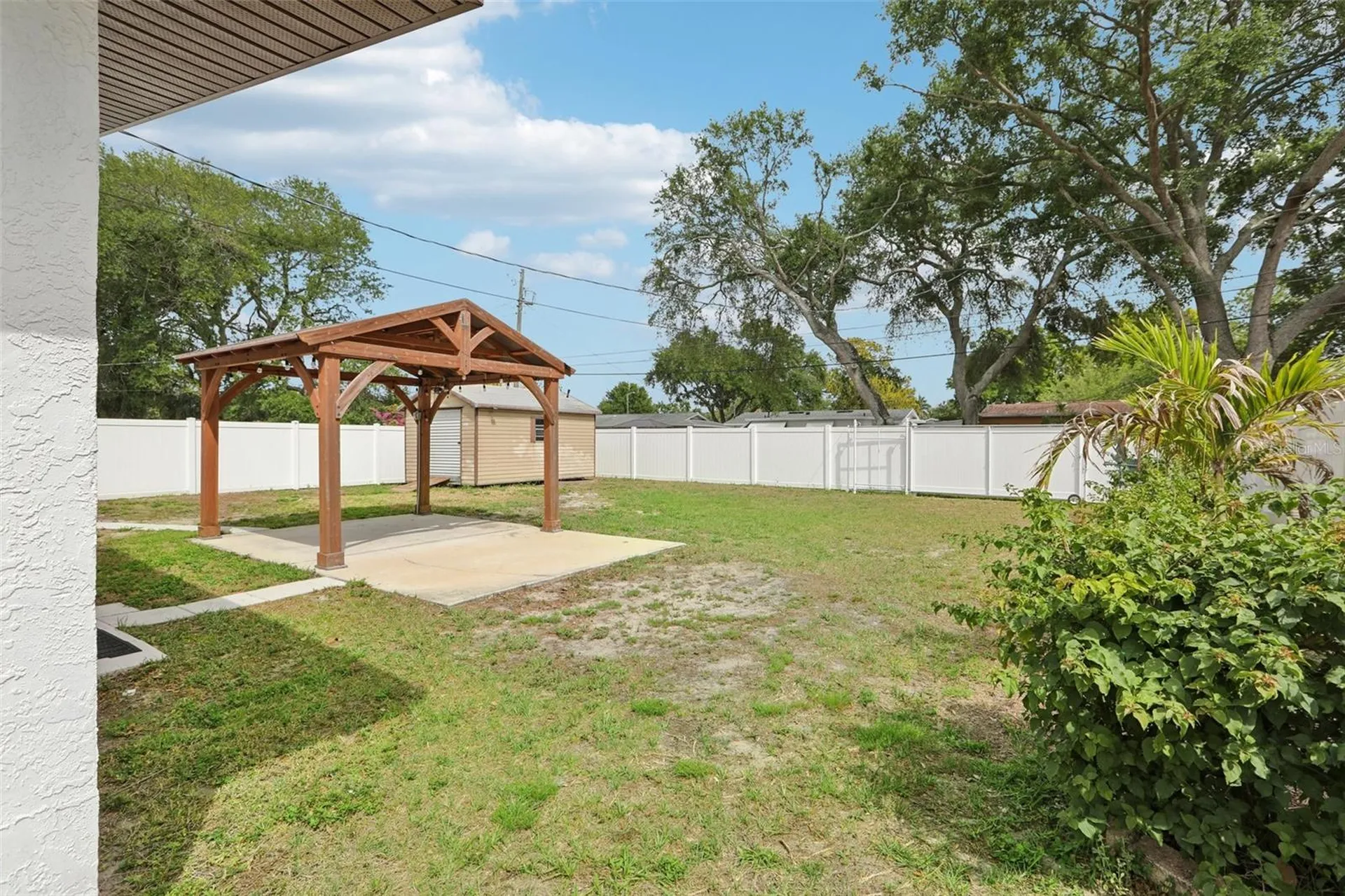 205 SE Jefferson Circle N St Petersburg FL 33703