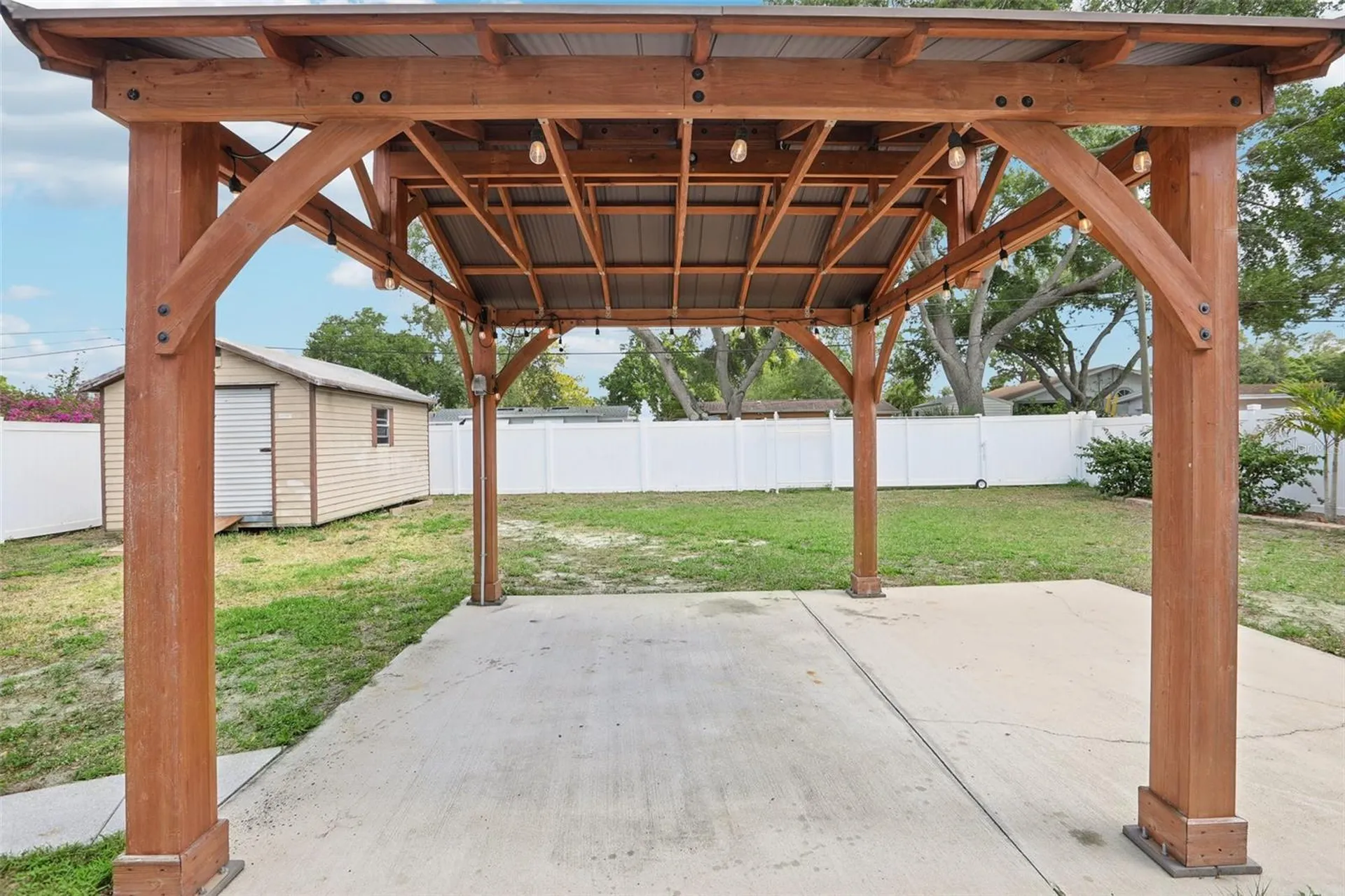 205 SE Jefferson Circle N St Petersburg FL 33703