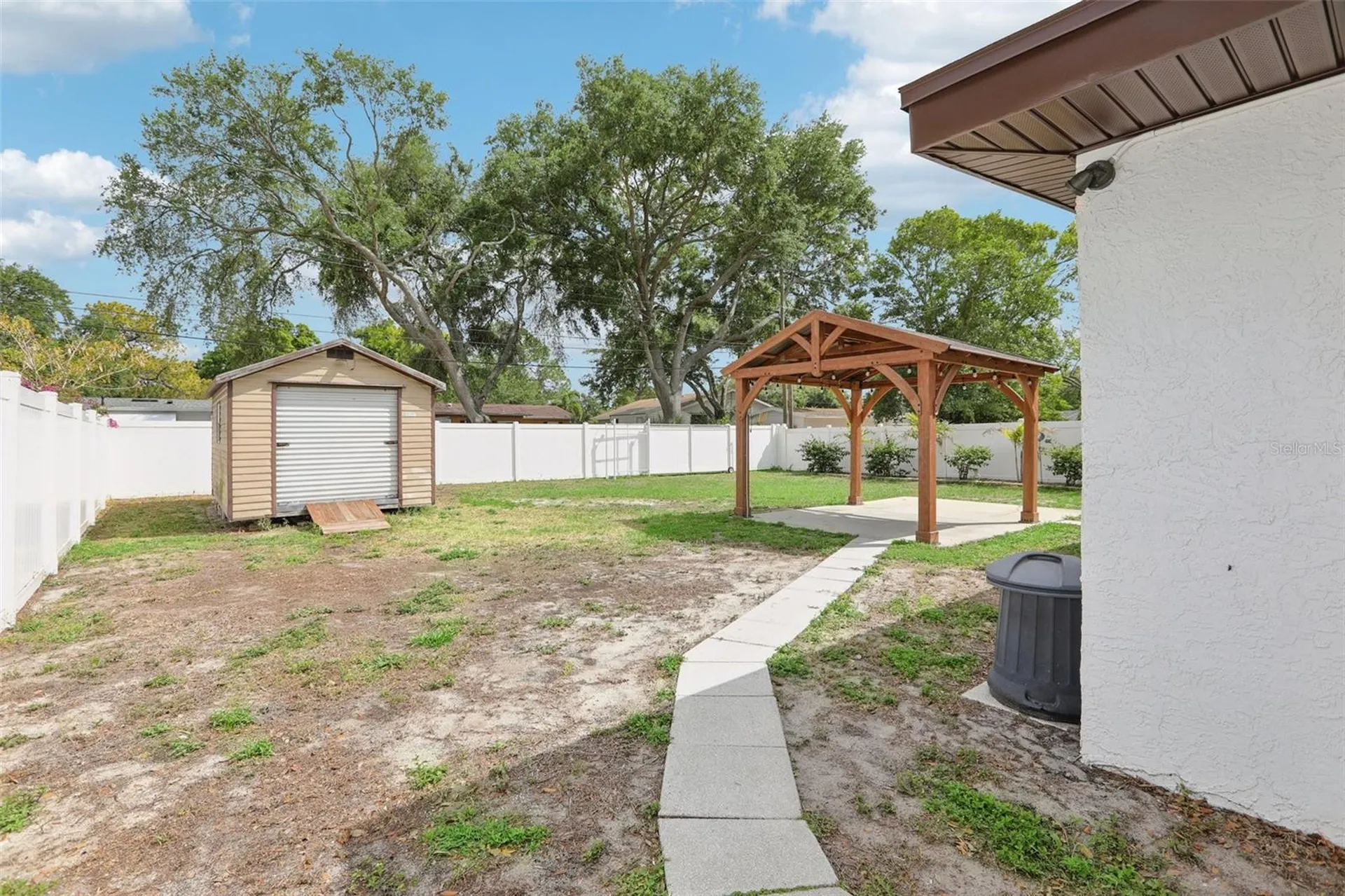 205 SE Jefferson Circle N St Petersburg FL 33703