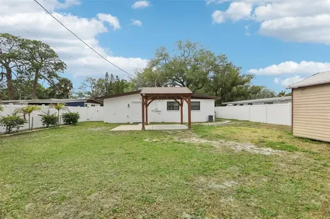 205 SE Jefferson Circle N St Petersburg FL 33703