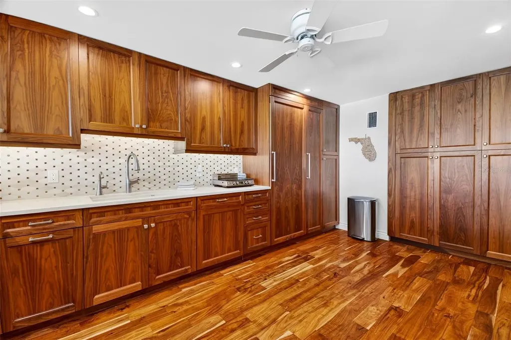 4708 Ocean Boulevard Sarasota FL 34242