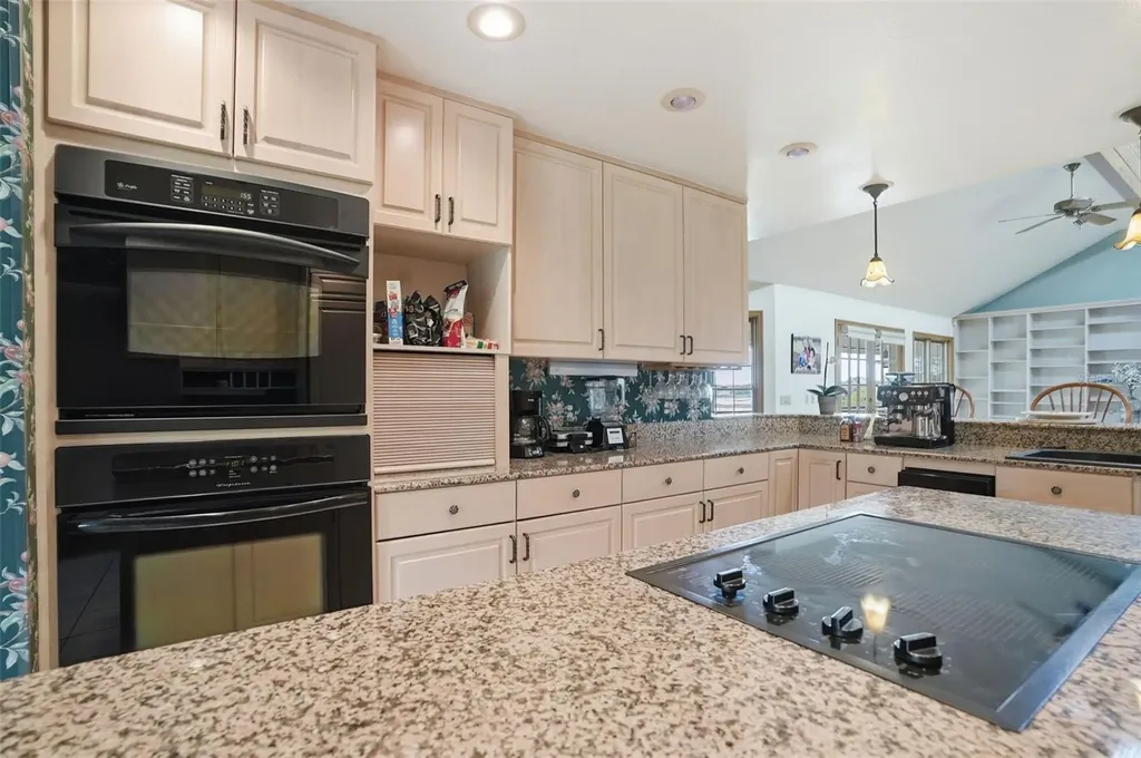 18610 Townsend House Road Dade City FL 33523