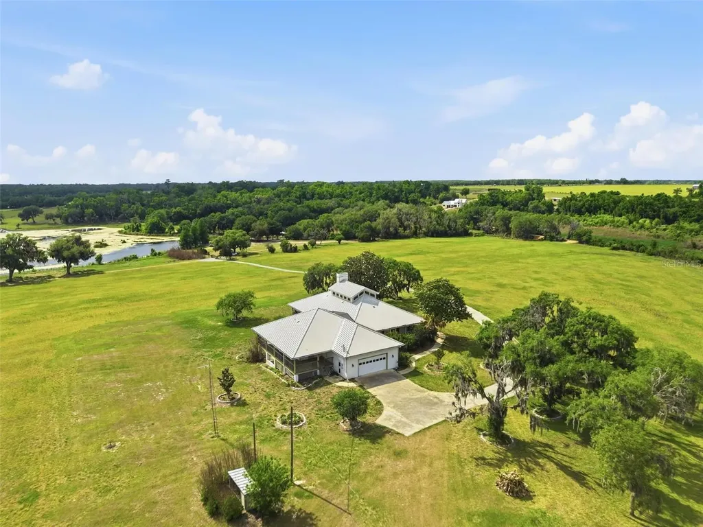 18610 Townsend House Road Dade City FL 33523
