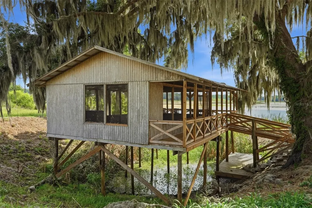 18610 Townsend House Road Dade City FL 33523