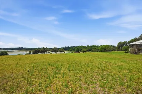 18610 Townsend House Road Dade City FL 33523