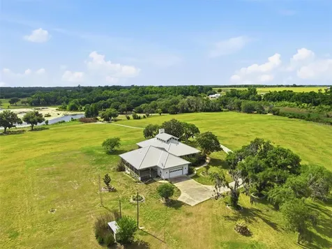 18610 Townsend House Road Dade City FL 33523