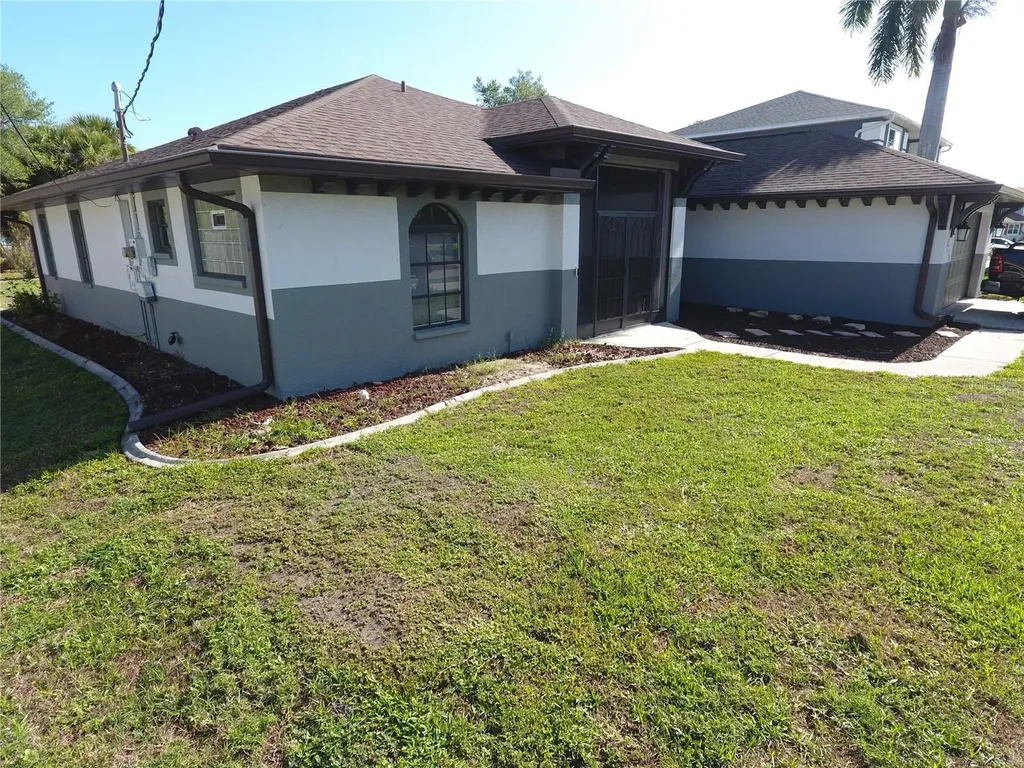 2324 W Price Boulevard North Port FL 34286