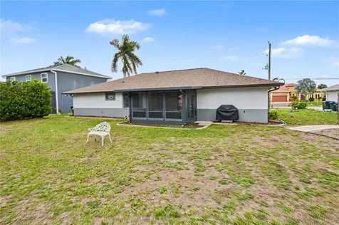 2324 W Price Boulevard North Port FL 34286