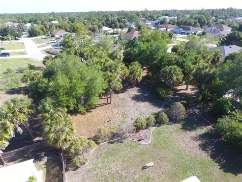 2324 W Price Boulevard North Port FL 34286