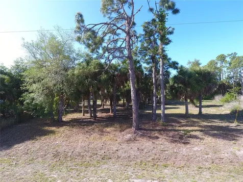 2324 W Price Boulevard North Port FL 34286