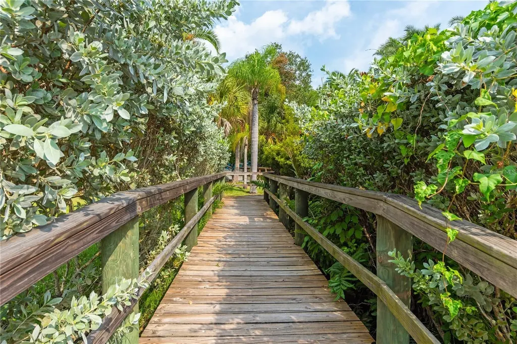 1647 Brookhouse Court Sarasota FL 34231