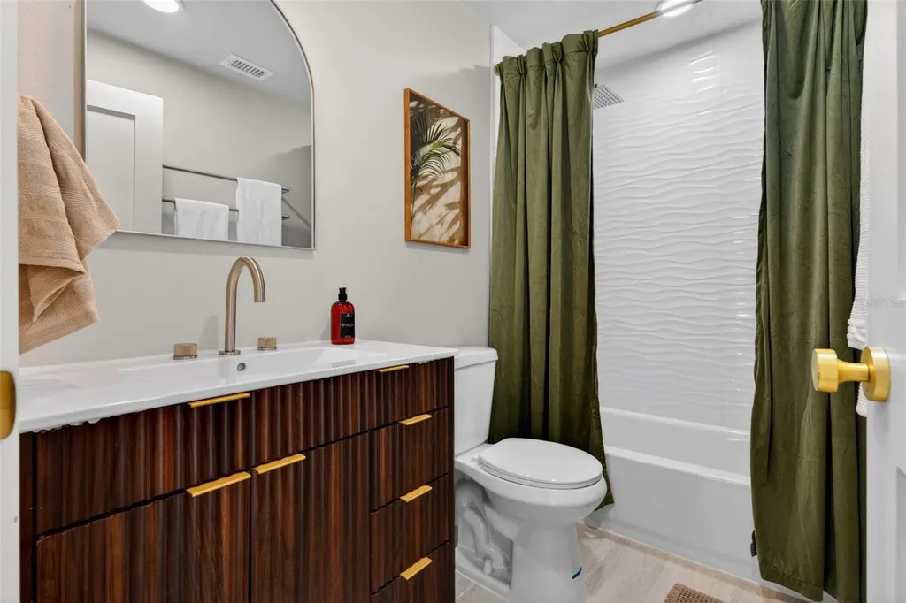7833 Bristol Court St Petersburg FL 33709
