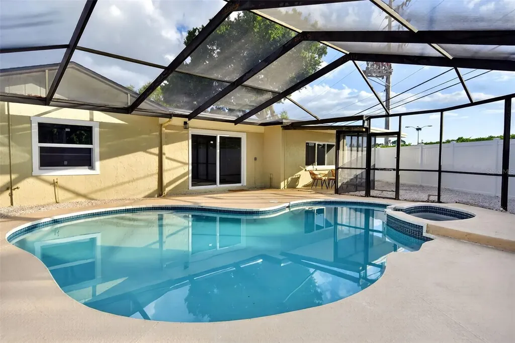 7833 Bristol Court St Petersburg FL 33709