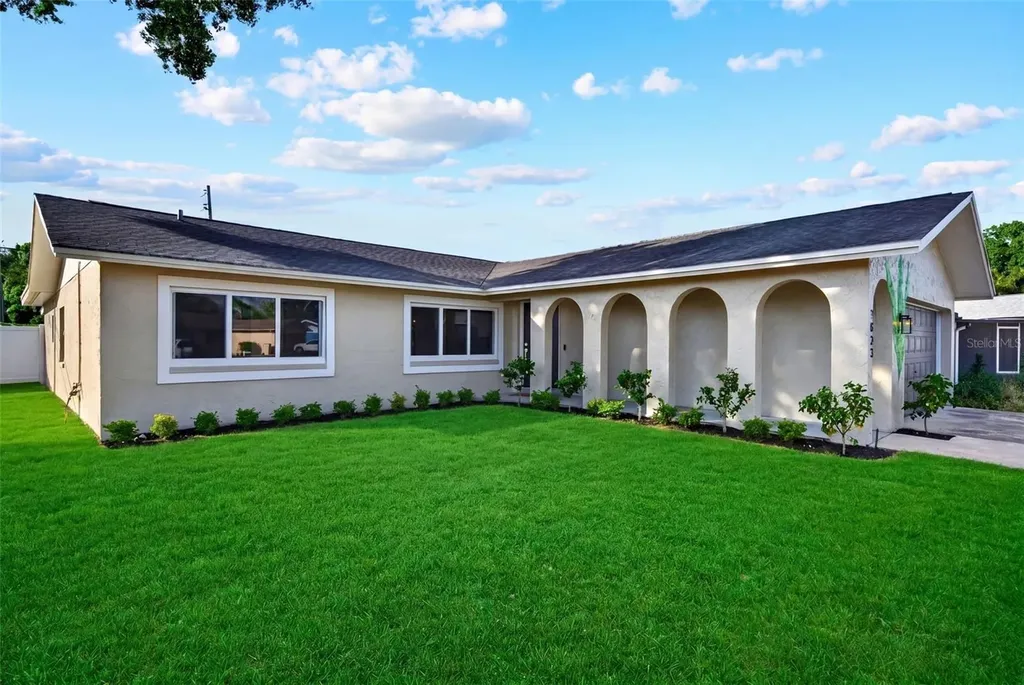 7833 Bristol Court St Petersburg FL 33709