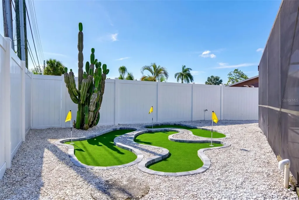 7833 Bristol Court St Petersburg FL 33709