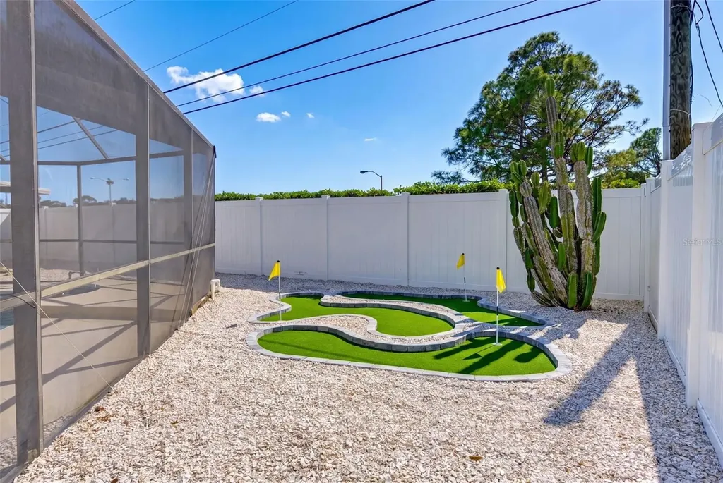 7833 Bristol Court St Petersburg FL 33709