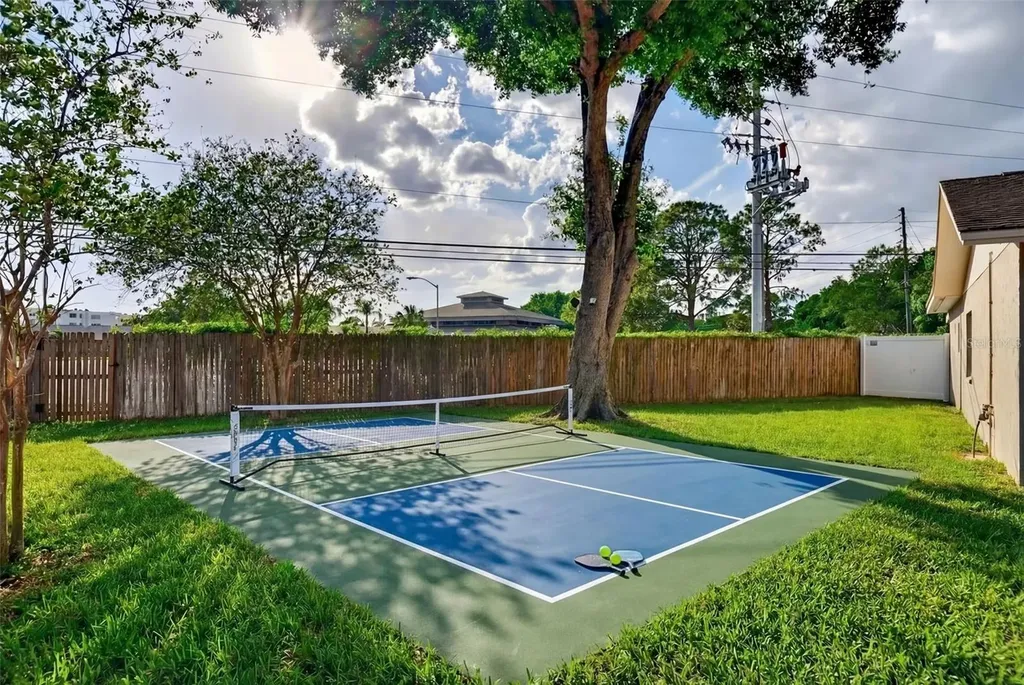 7833 Bristol Court St Petersburg FL 33709