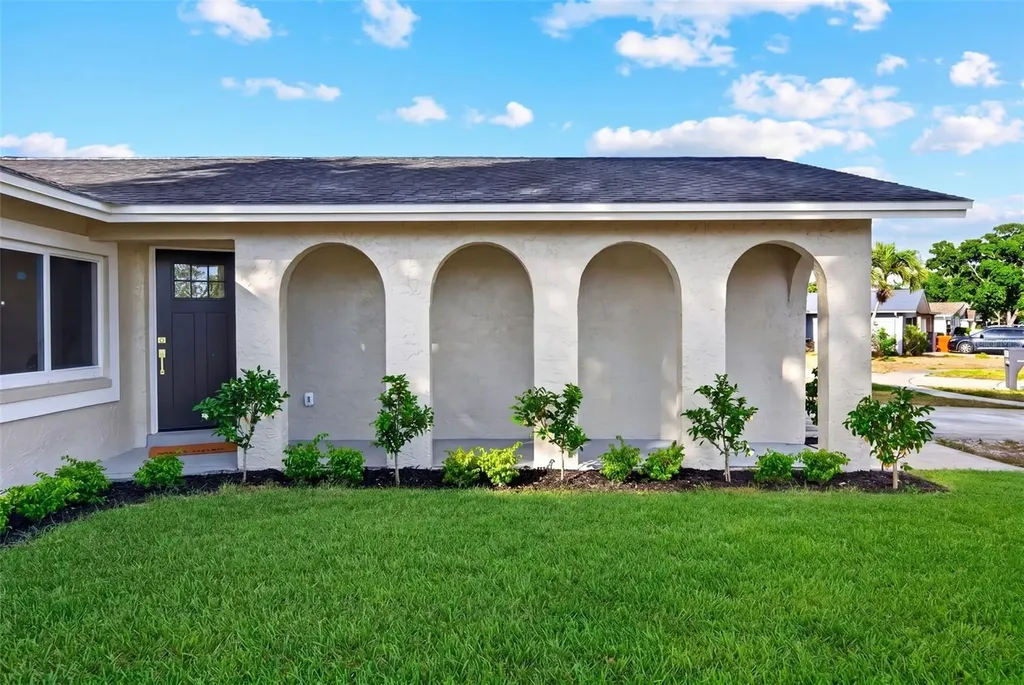 7833 Bristol Court St Petersburg FL 33709