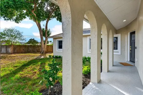 7833 Bristol Court St Petersburg FL 33709