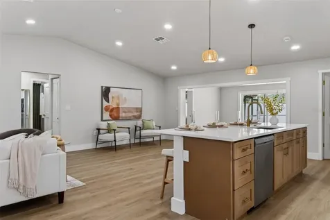 7833 Bristol Court St Petersburg FL 33709